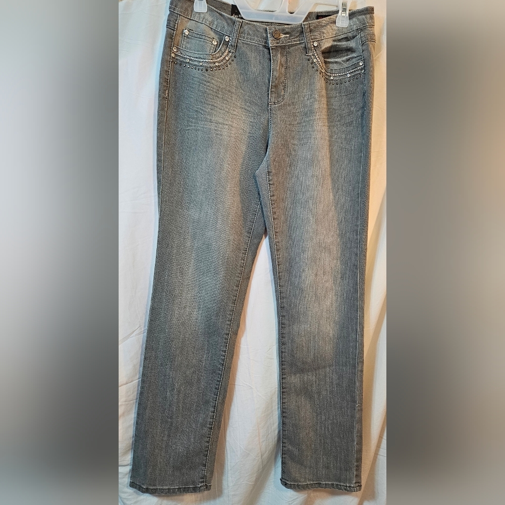 Earl gray straight leg jeans new with tag (gw)